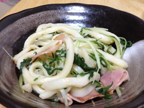 水菜とベーコンの焼うどん